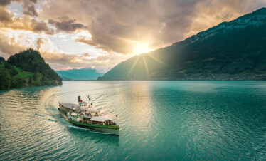 ApricoTours.com City lake and mountain sightseeing tour Interlaken Switzerland