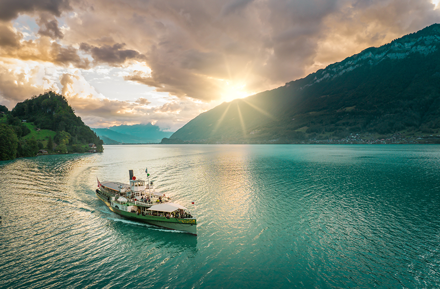 ApricoTours.com City lake and mountain sightseeing tour Interlaken Switzerland