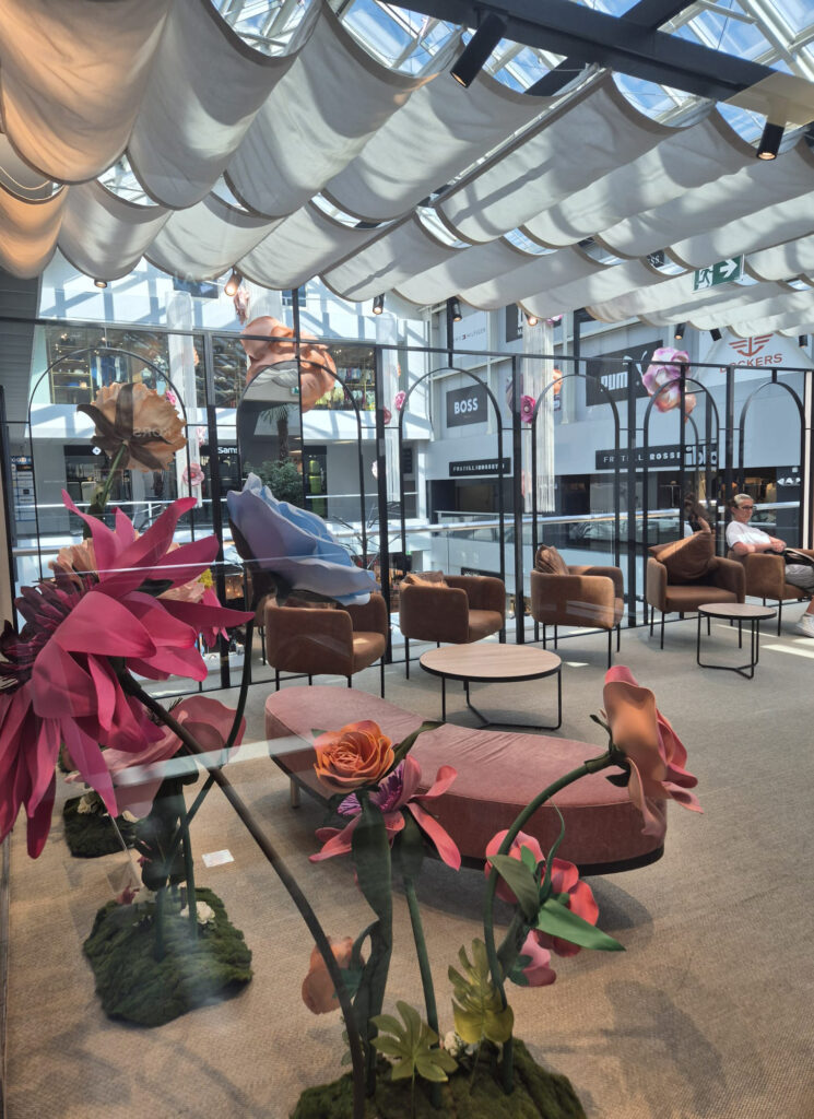 FoxTown Fashion Outlet guided shopping tour from Interlaken & Luzern Switzerland_ApricoTours.com the best first thing to do in Switzerland