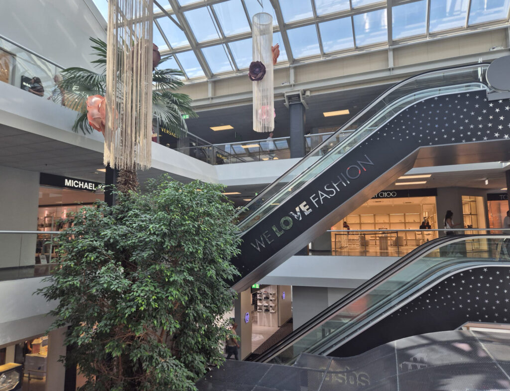 FoxTown Fashion Outlet guided shopping tour from Interlaken & Luzern Switzerland_ApricoTours.com the best first thing to do in Switzerland