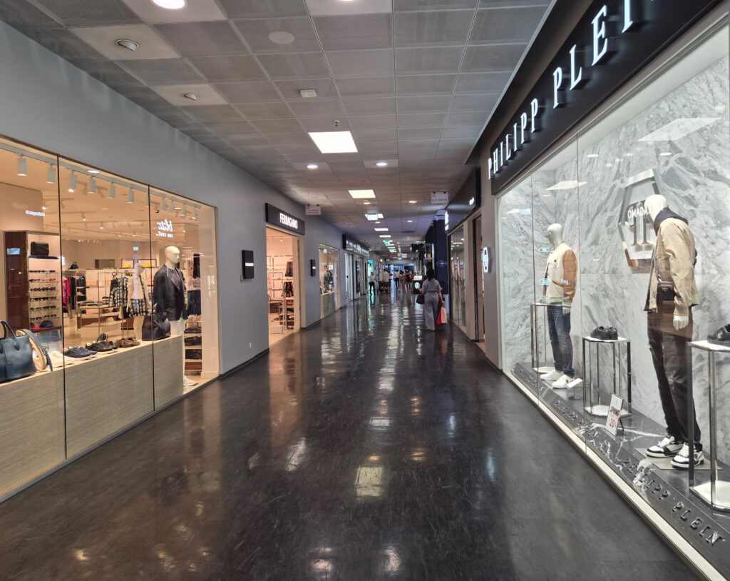 FoxTown Fashion Outlet guided shopping tour from Interlaken & Luzern Switzerland_ApricoTours.com the best first thing to do in Switzerland