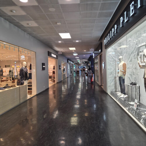 FoxTown Fashion Outlet guided shopping tour from Interlaken & Luzern Switzerland_ApricoTours.com the best first thing to do in Switzerland