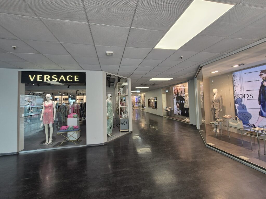 FoxTown Fashion Outlet guided shopping tour from Interlaken & Luzern Switzerland_ApricoTours.com the best first thing to do in Switzerland