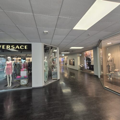 FoxTown Fashion Outlet guided shopping tour from Interlaken & Luzern Switzerland_ApricoTours.com the best first thing to do in Switzerland