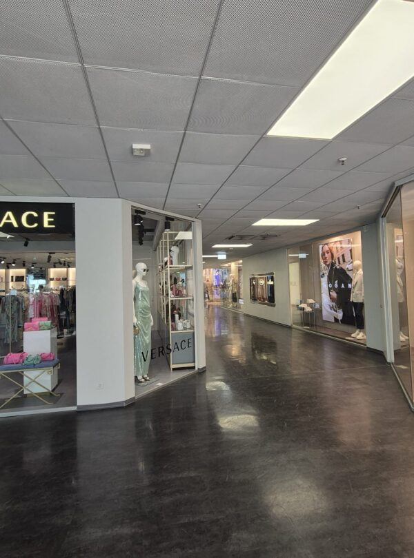 FoxTown Fashion Outlet guided shopping tour from Interlaken & Luzern Switzerland_ApricoTours.com the best first thing to do in Switzerland