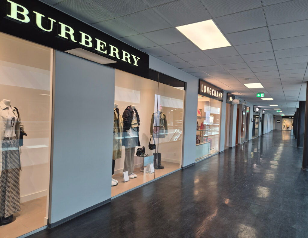 FoxTown Fashion Outlet guided shopping tour from Interlaken & Luzern Switzerland_ApricoTours.com the best first thing to do in Switzerland
