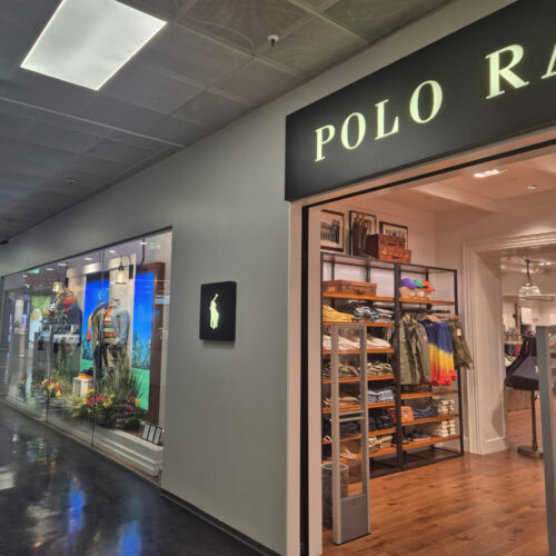 FoxTown Fashion Outlet guided shopping tour from Interlaken & Luzern Switzerland_ApricoTours.com the best first thing to do in Switzerland