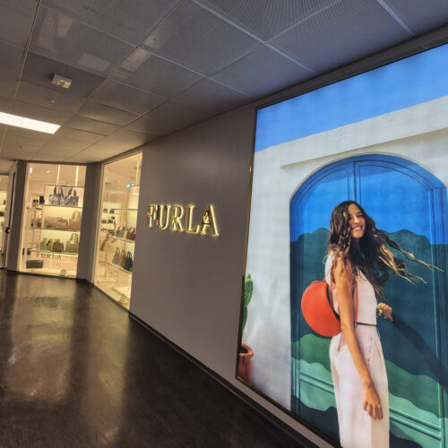 FoxTown Fashion Outlet guided shopping tour from Interlaken & Luzern Switzerland