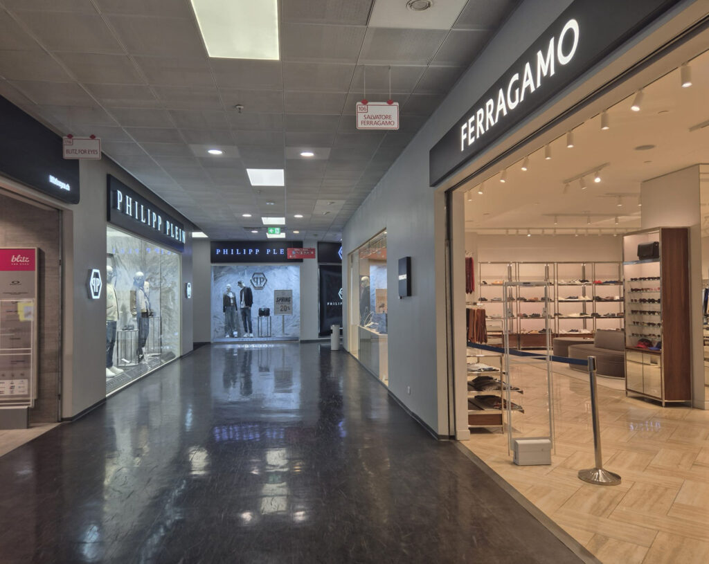 FoxTown Fashion Outlet guided shopping tour from Interlaken & Luzern Switzerland